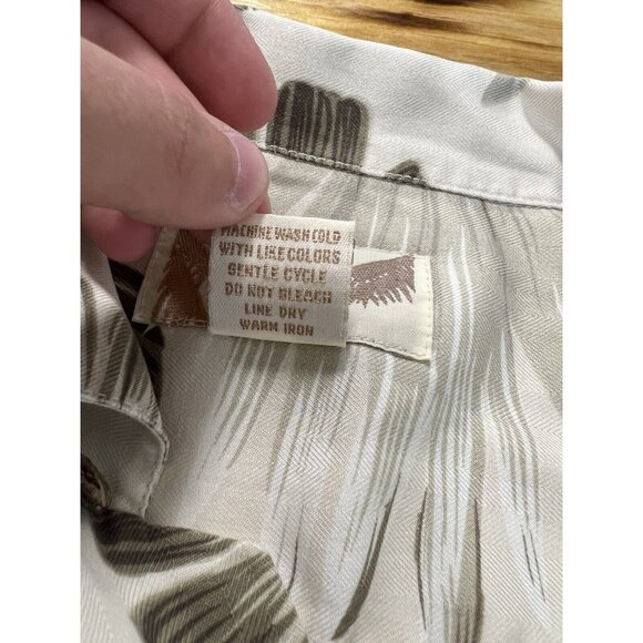 Hilo Hattie Hawaiian Shirt Mens Size M Leaf Palm Short Sleeve Button Up Silk - Picture 6 of 12